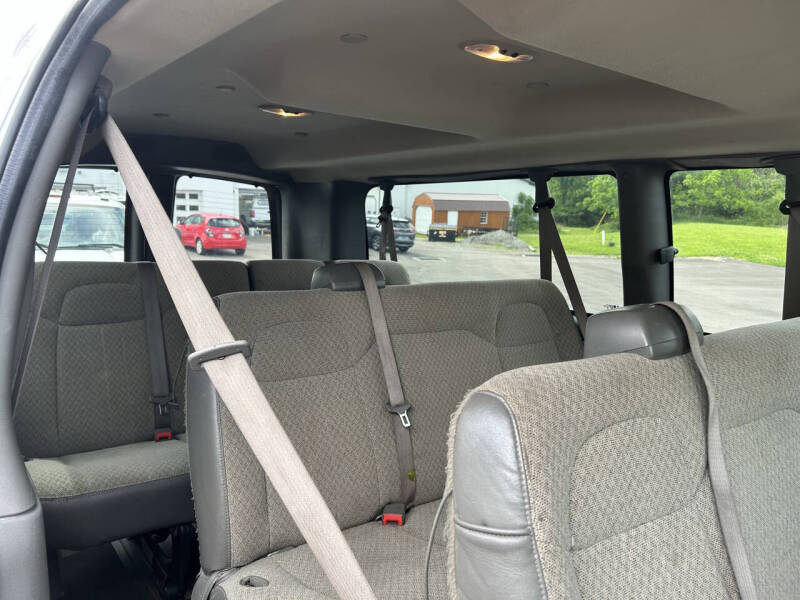 chevrolet express passenger 2020 1GAZGPFG4L1208891 image chevrolet express passenger 2020 1GAZGPFG4L1208891 image